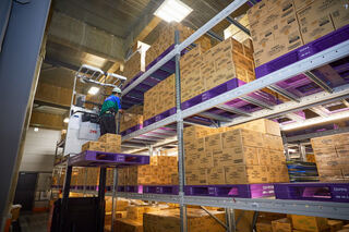 株式会社マルカミ物流 大東物流センター(大阪府大東市/住道駅/構内作業・フォークリフト)_2